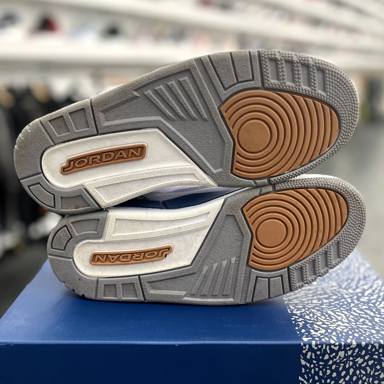 Jordan 3 Retro Wizards - Preowned