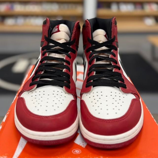 Jordan 1 Retro High OG Chicago Lost and Found - Preowned