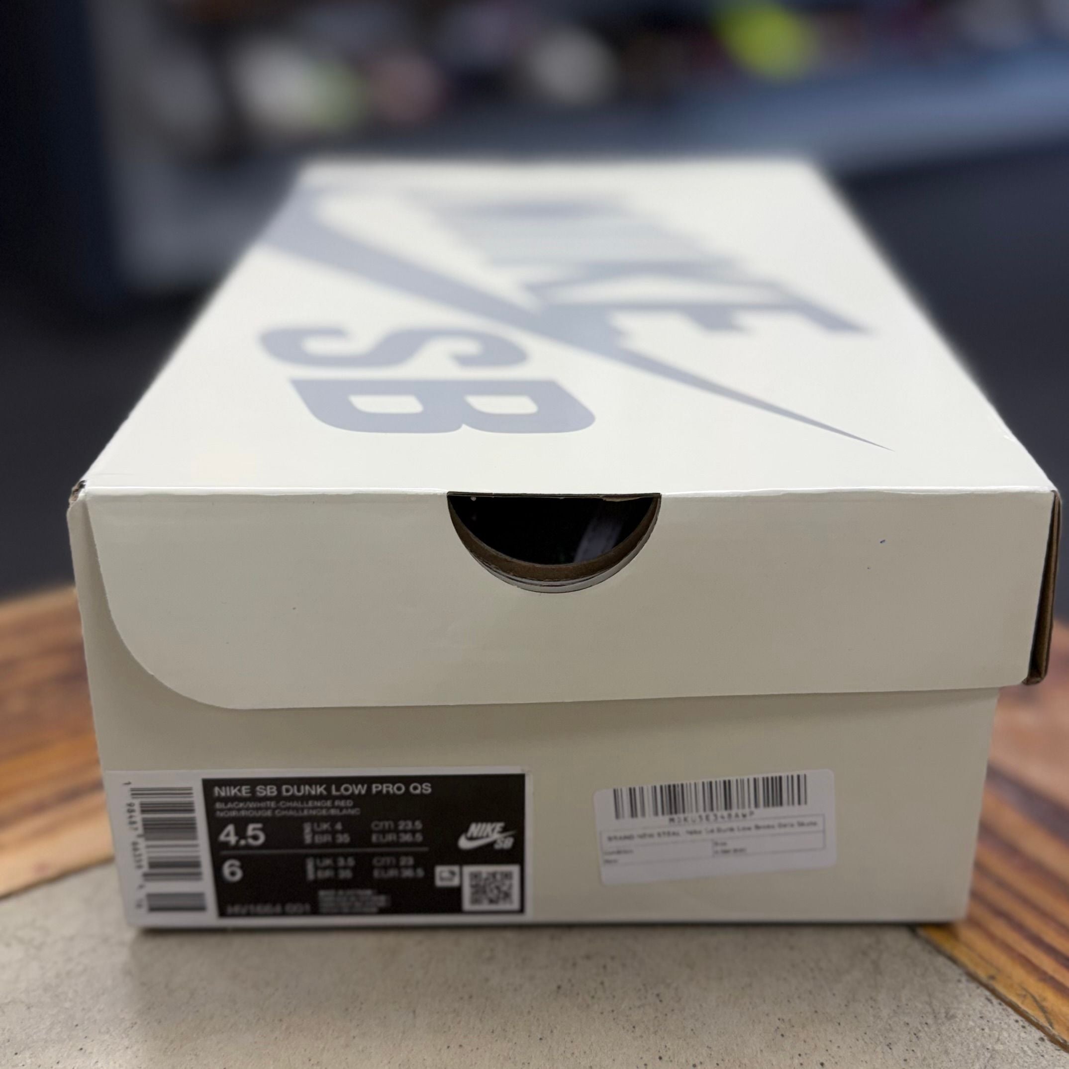 BRAND NEW STEAL - Nike SB Dunk Low Bronx Girls Skate