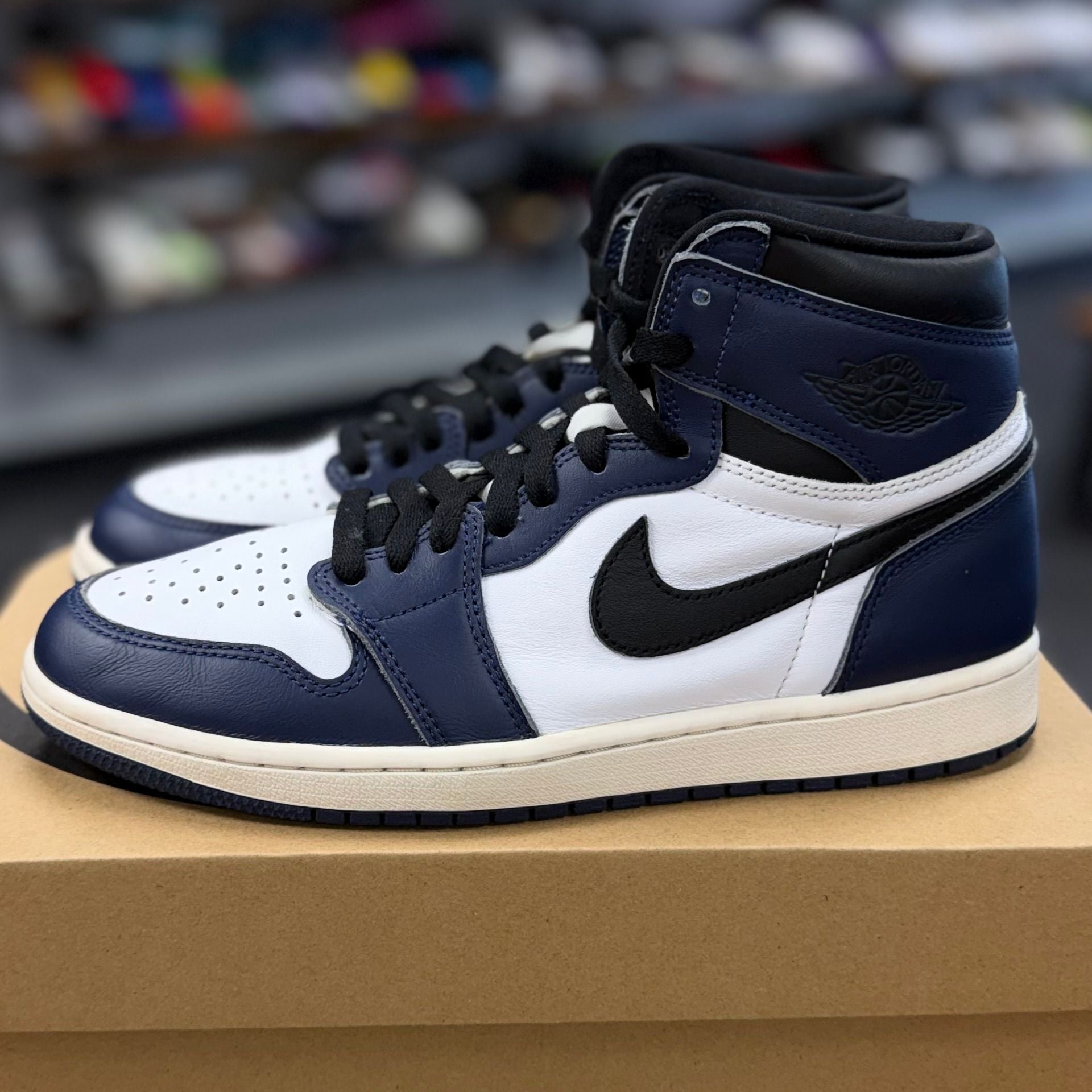 Jordan 1 Retro High OG Midnight Navy - Preowned