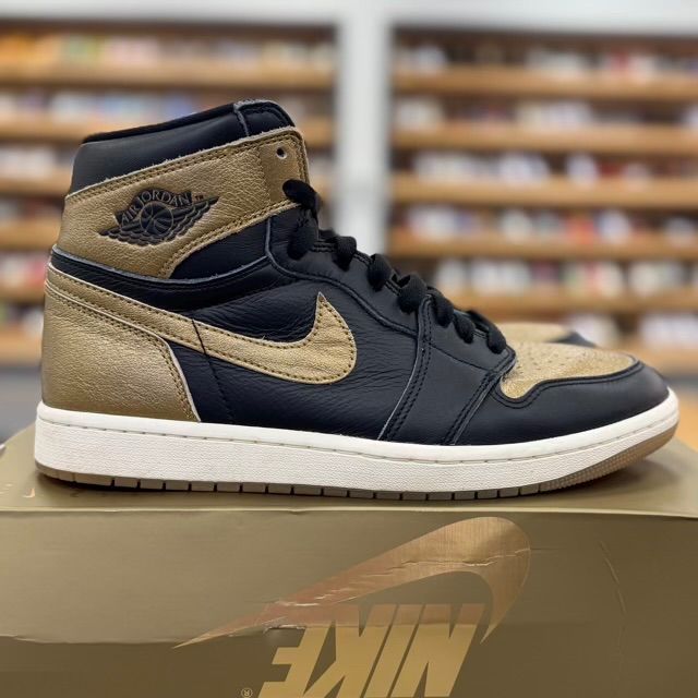 Jordan 1 Retro High OG Black Metallic Gold - Preowned