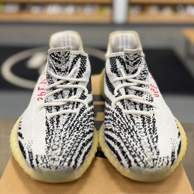 adidas Yeezy Boost 350 V2 Zebra - Preowned