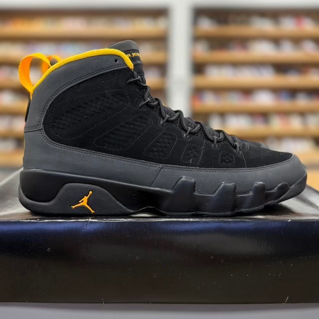 Jordan 9 Retro Dark Charcoal University Gold - Preowned