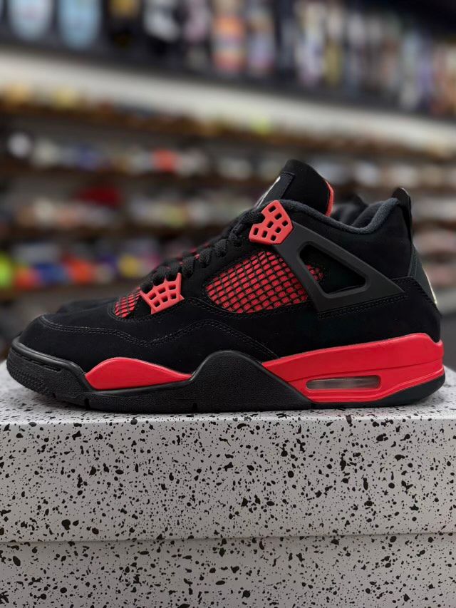 Jordan 4 Retro Red Thunder - Preowned
