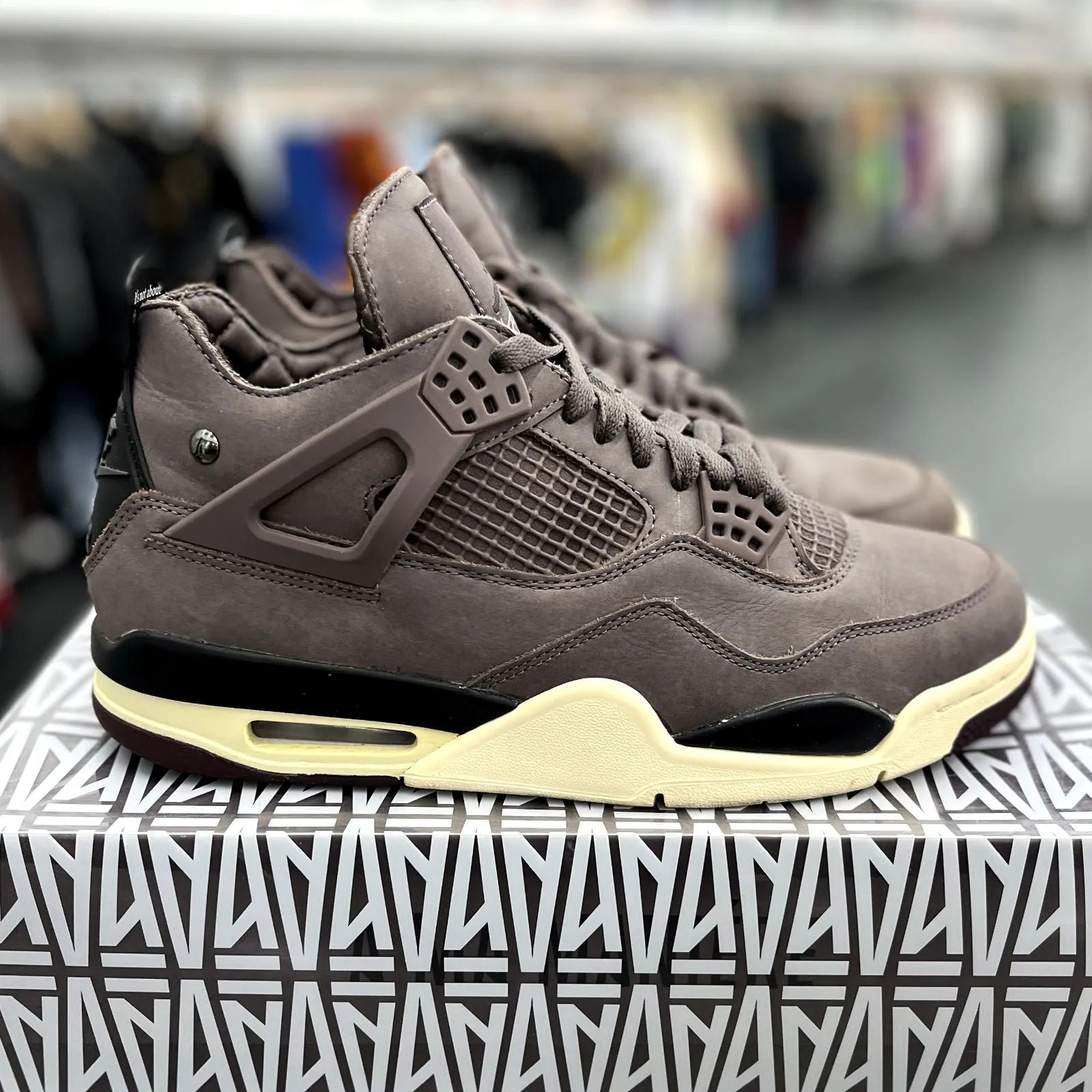Jordan 4 Retro SP A Ma Maniére Violet Ore - Preowned