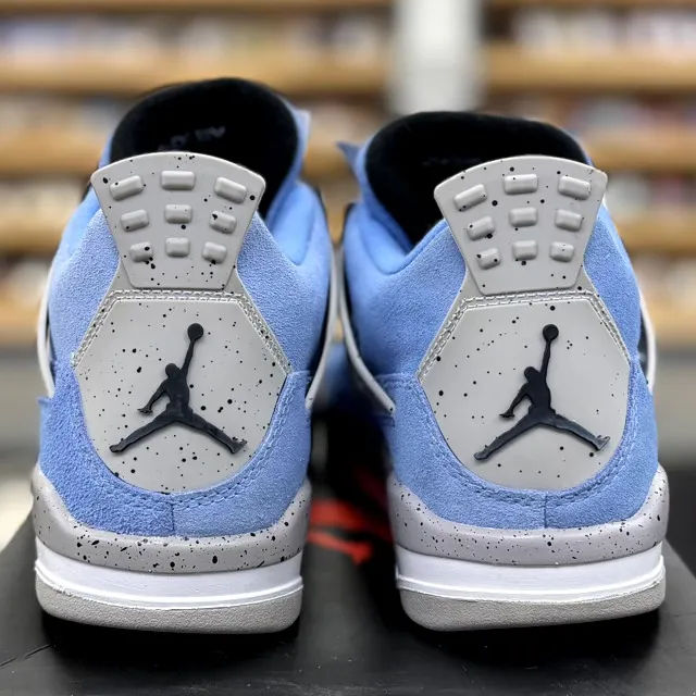 Jordan 4 Retro University Blue (GS) - Preowned