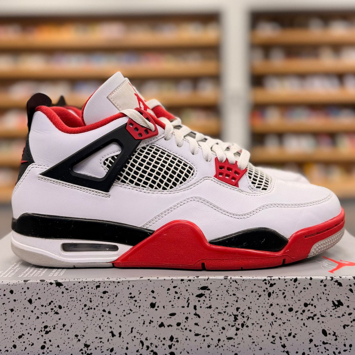Jordan 4 Retro Fire Red (2020) - Preowned