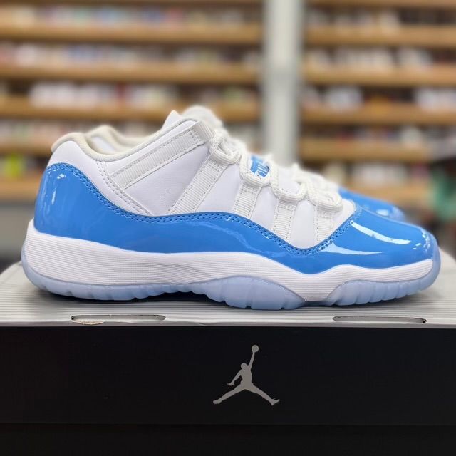 Jordan 11 Retro Low University Blue (GS) - Preowned