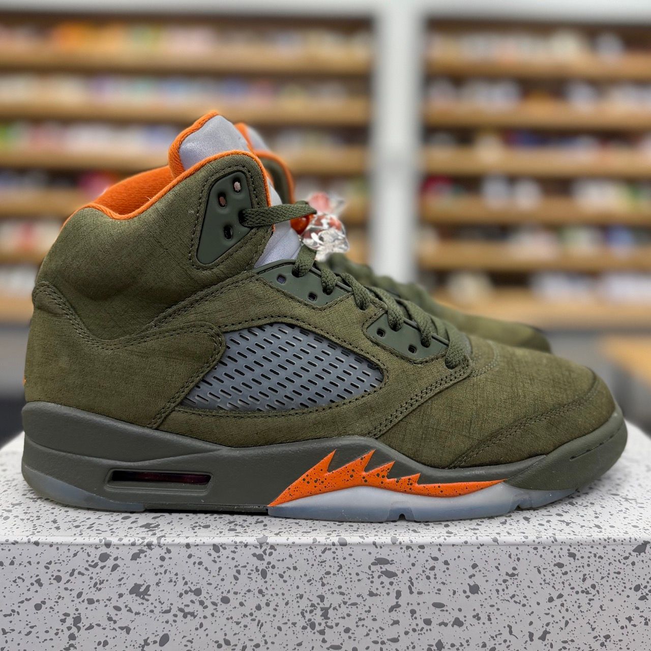 Jordan 5 Retro Olive (2024) - Preowned