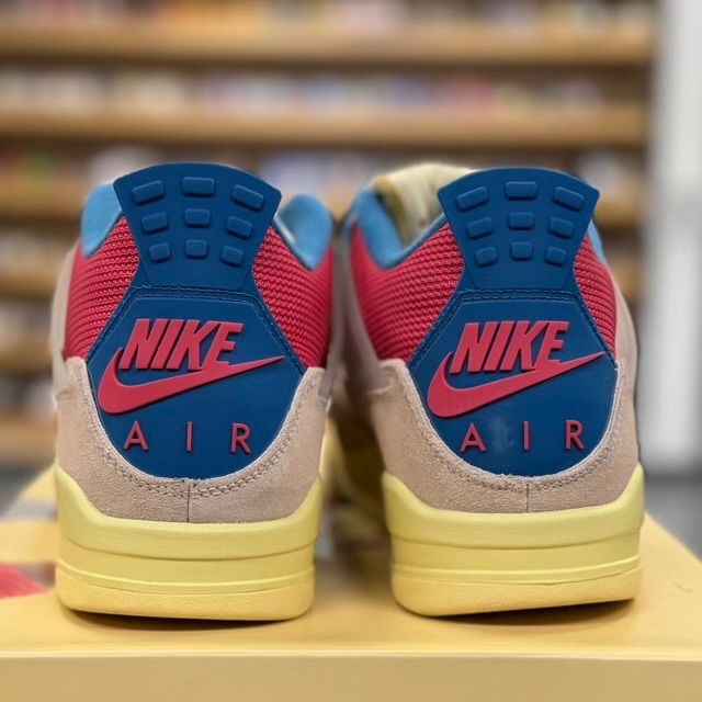 Jordan 4 Retro Union Guava Ice - Preowned
