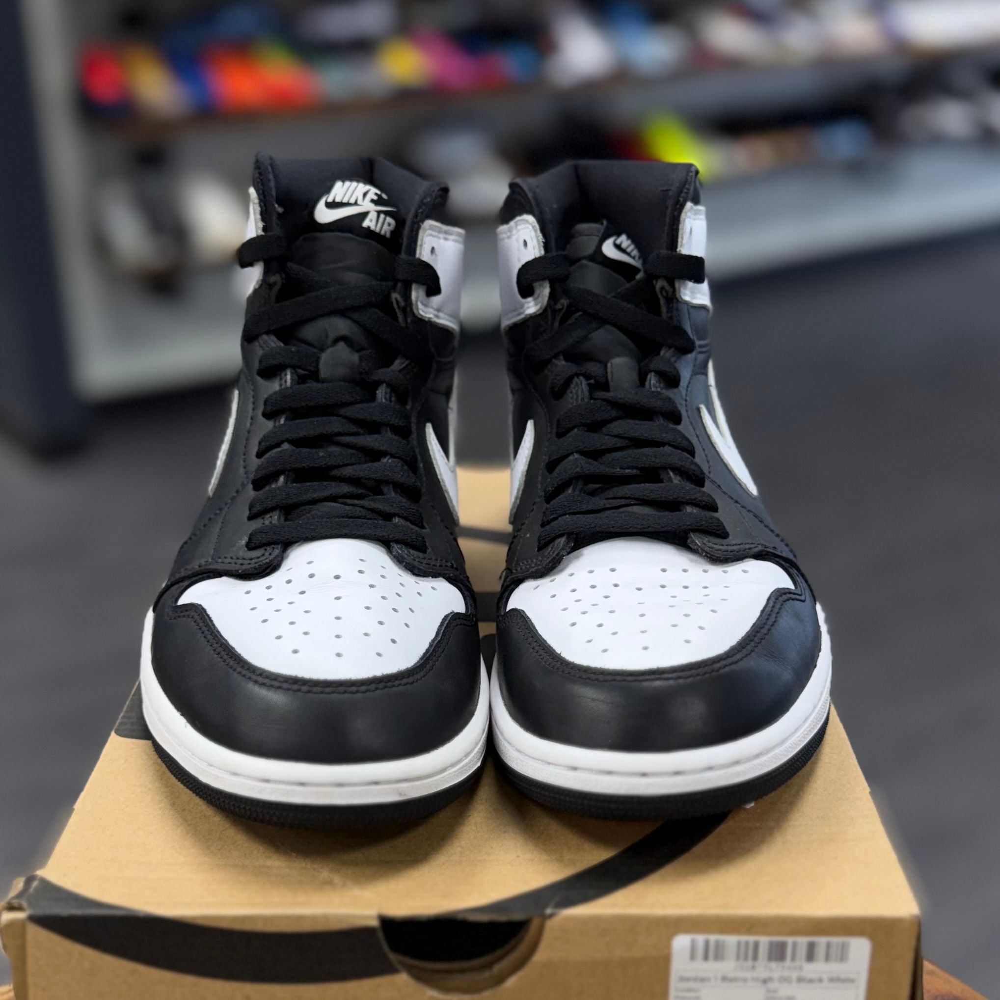 Jordan 1 Retro High OG Black White - Preowned