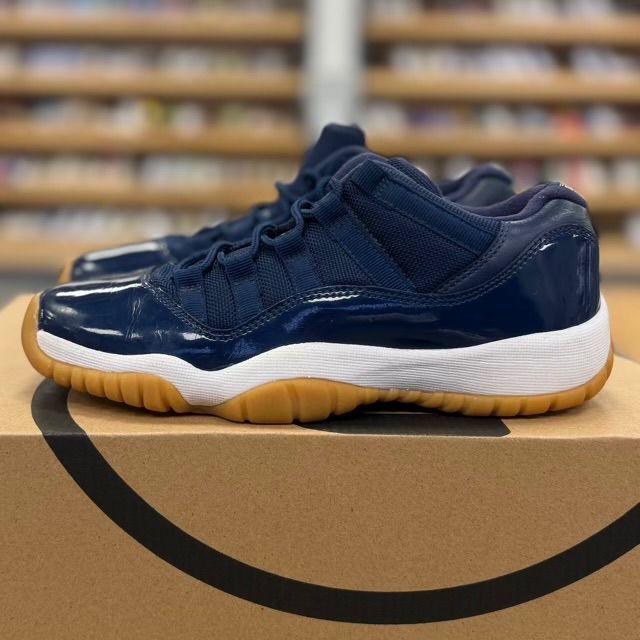 Jordan 11 Retro Low Midnight Navy (GS) - Preowned