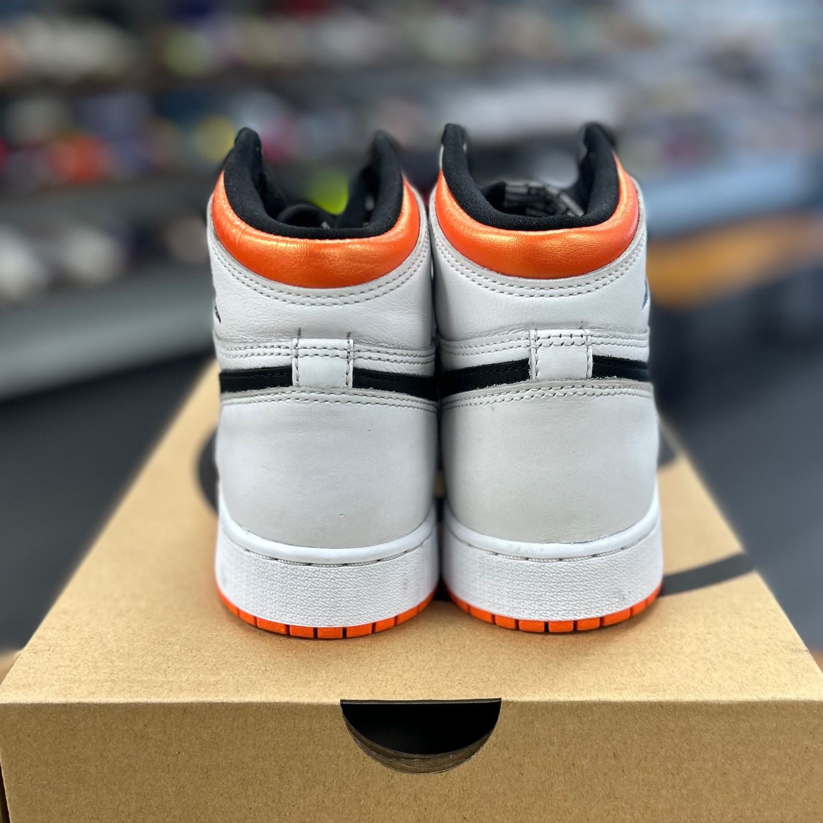 Jordan 1 High OG Electro Orange (GS) - Preowned
