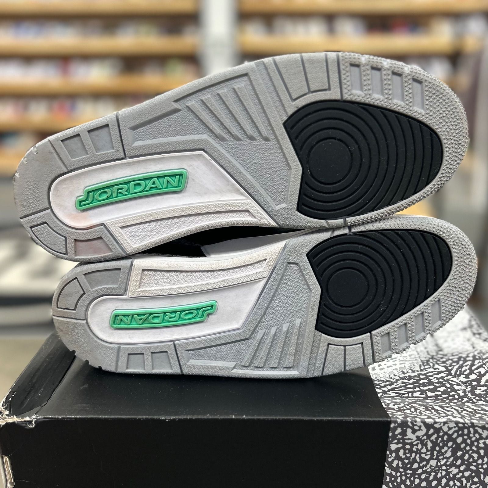 Jordan 3 Retro Green Glow - Preowned