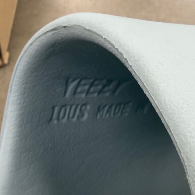 adidas Yeezy Slide Salt - Preowned