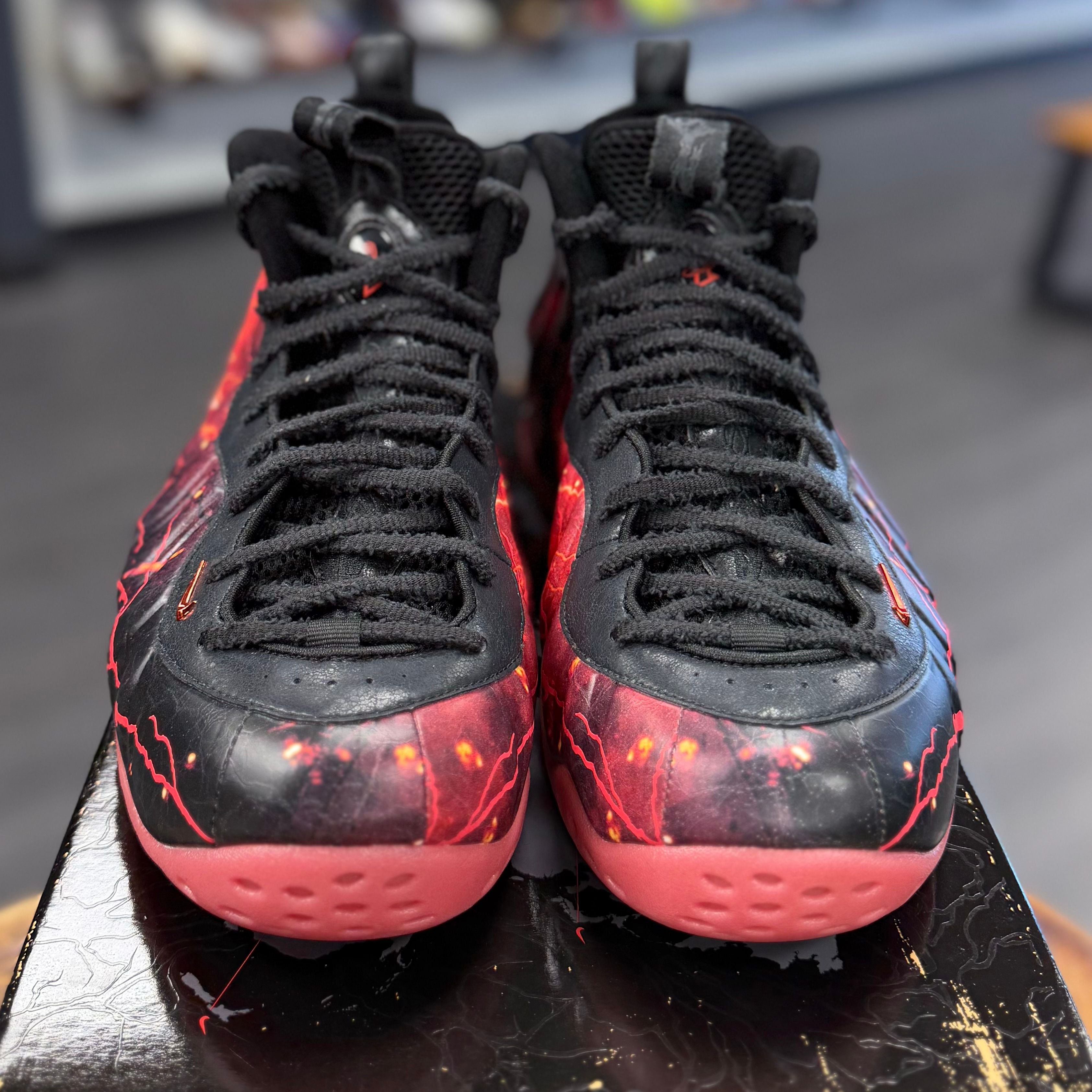 BRAND NEW STEAL - Nike Air Foamposite One Stranger Things