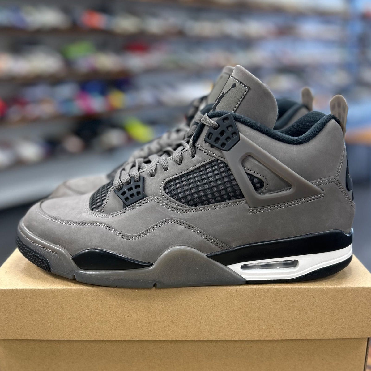Jordan 4 Retro Cave Stone - Preowned