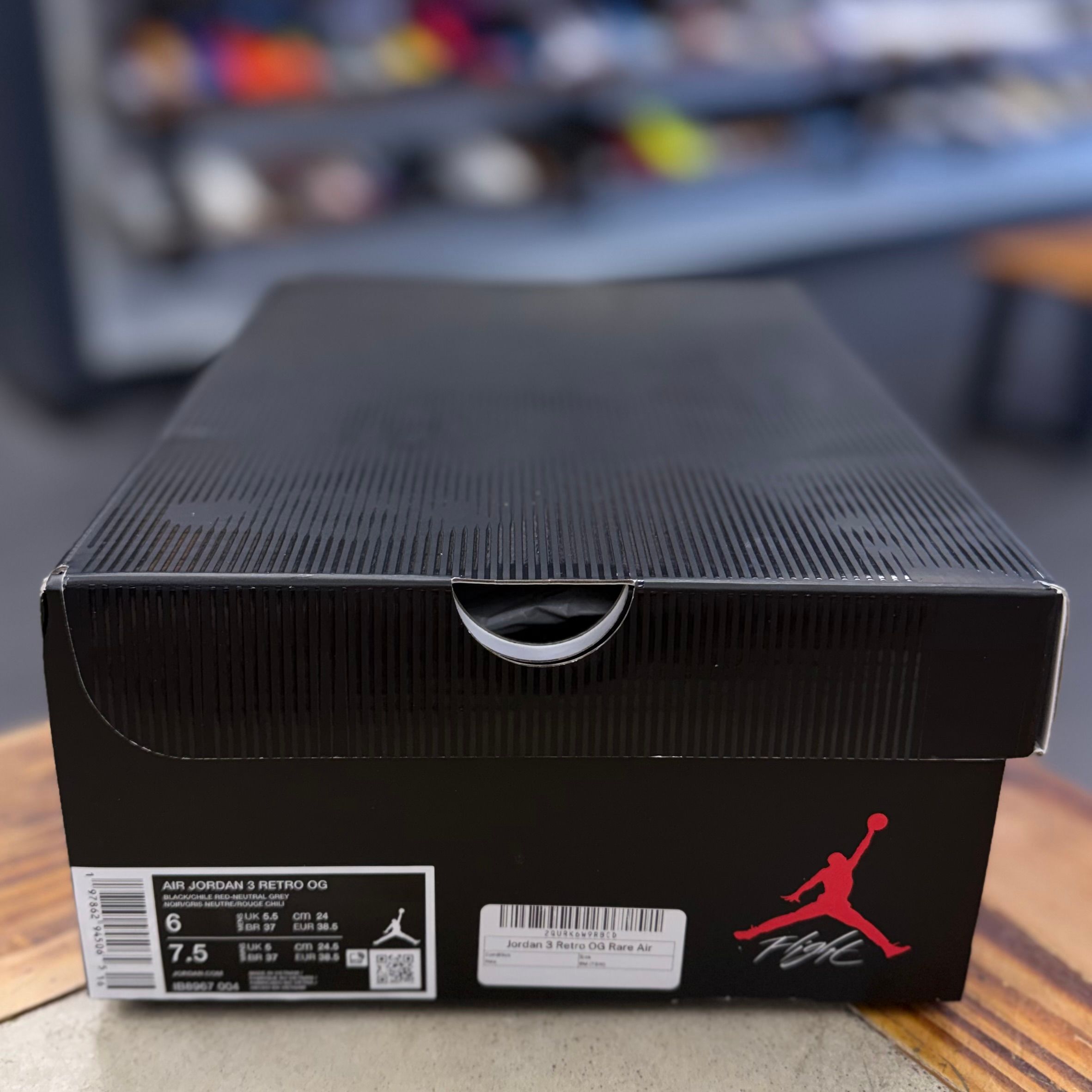 BRAND NEW STEAL - Jordan 3 Retro OG Rare Air
