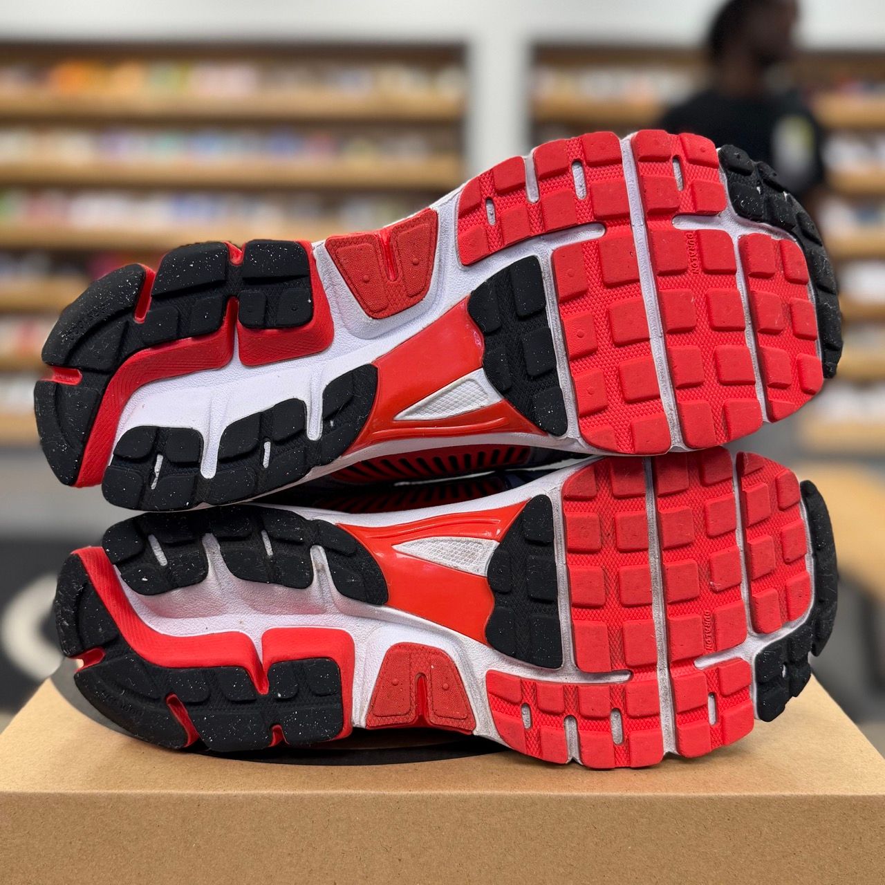Nike Zoom Vomero 5 Bright Crimson Metallic Silver - Preowned