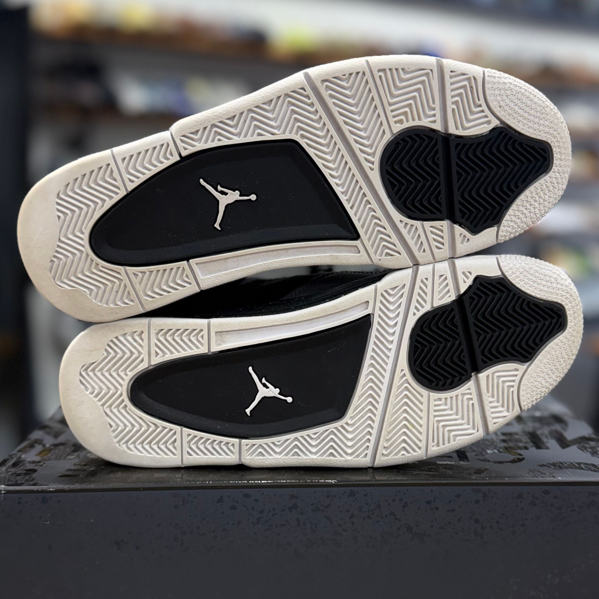 Jordan 4 Retro Fear (2024) - Preowned