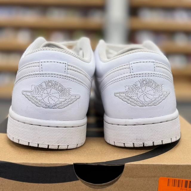 Jordan 1 Low Triple White - Preowned