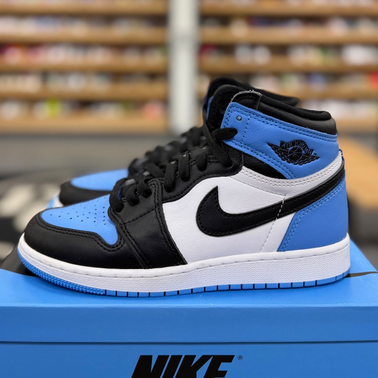 Jordan 1 Retro High OG UNC Toe (GS) - Preowned