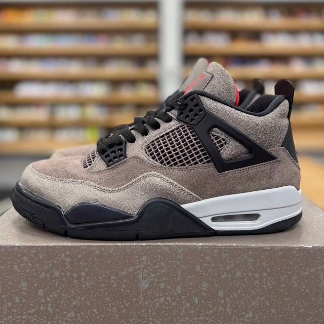 Jordan 4 Retro Taupe Haze - Preowned
