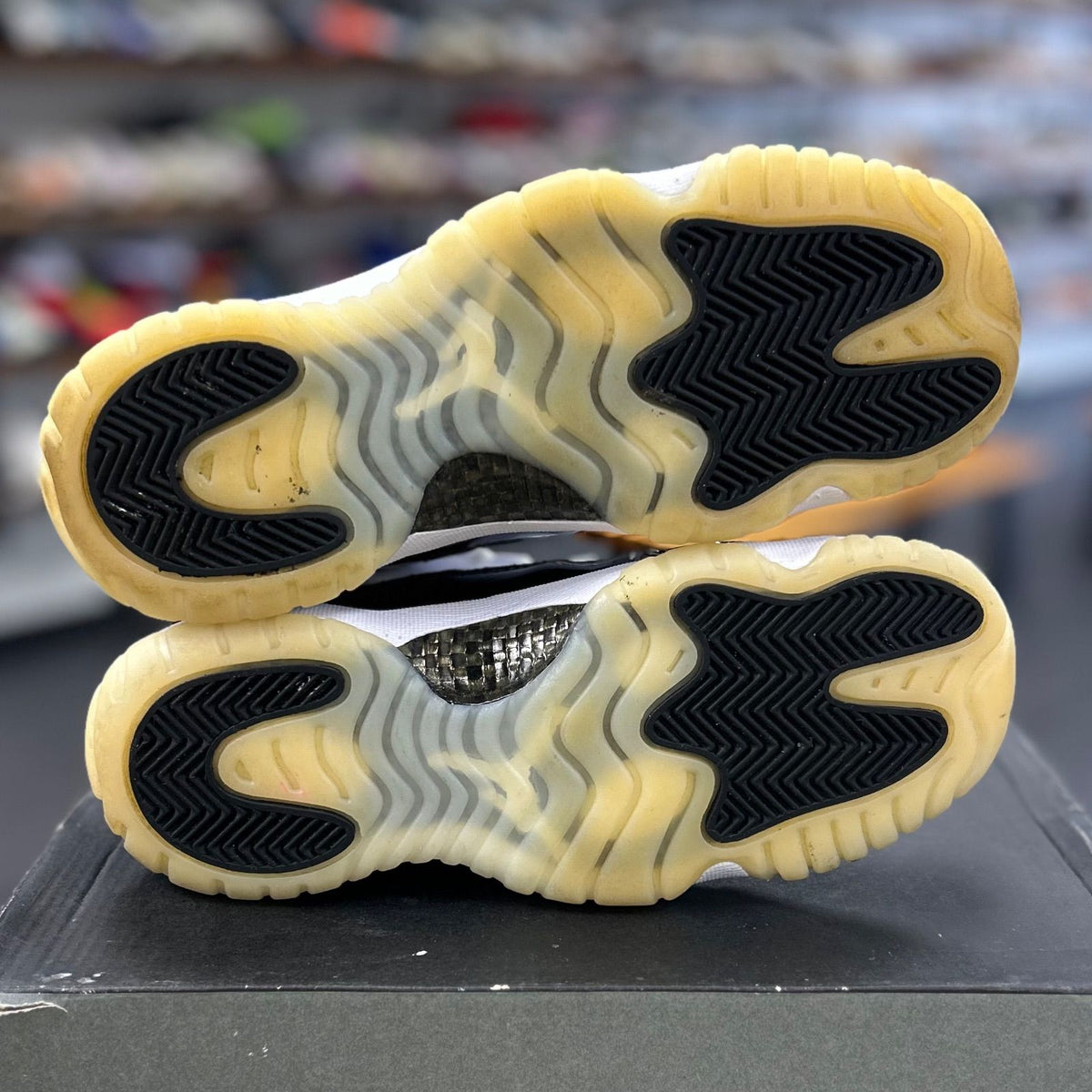 Jordan 11 Retro DMP Gratitude (2023) (GS) - Preowned