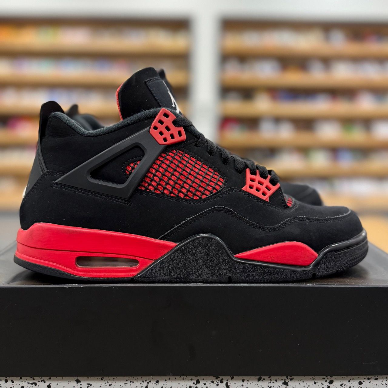 Jordan 4 Retro Red Thunder - Preowned
