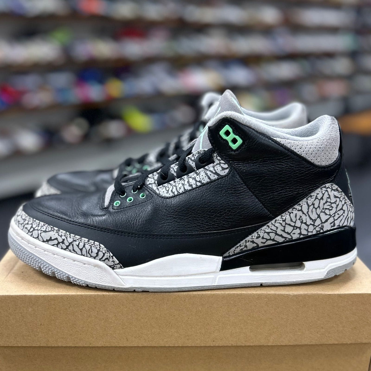 Jordan 3 Retro Green Glow - Preowned