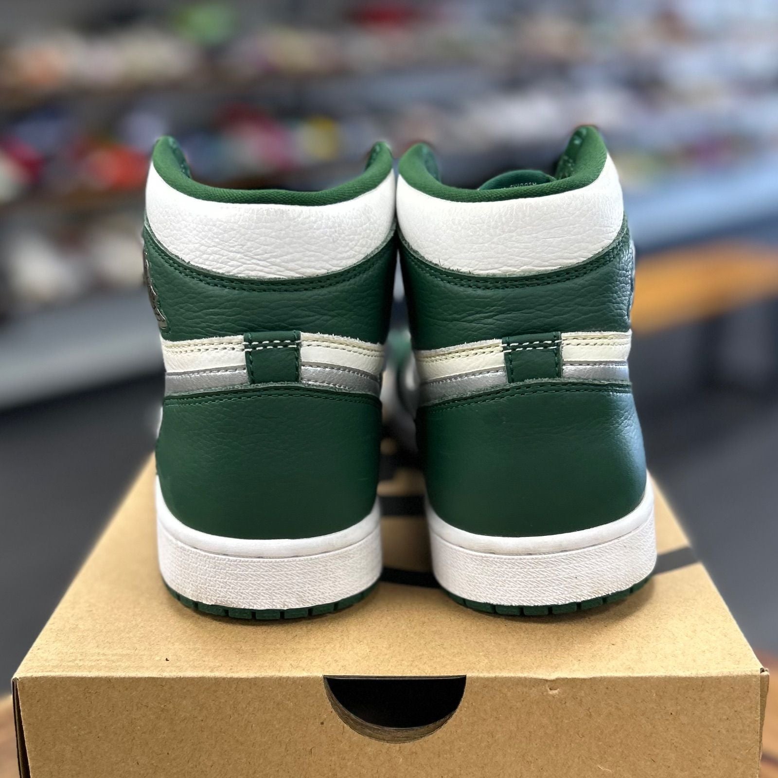 Jordan 1 Retro High OG Gorge Green - Preowned