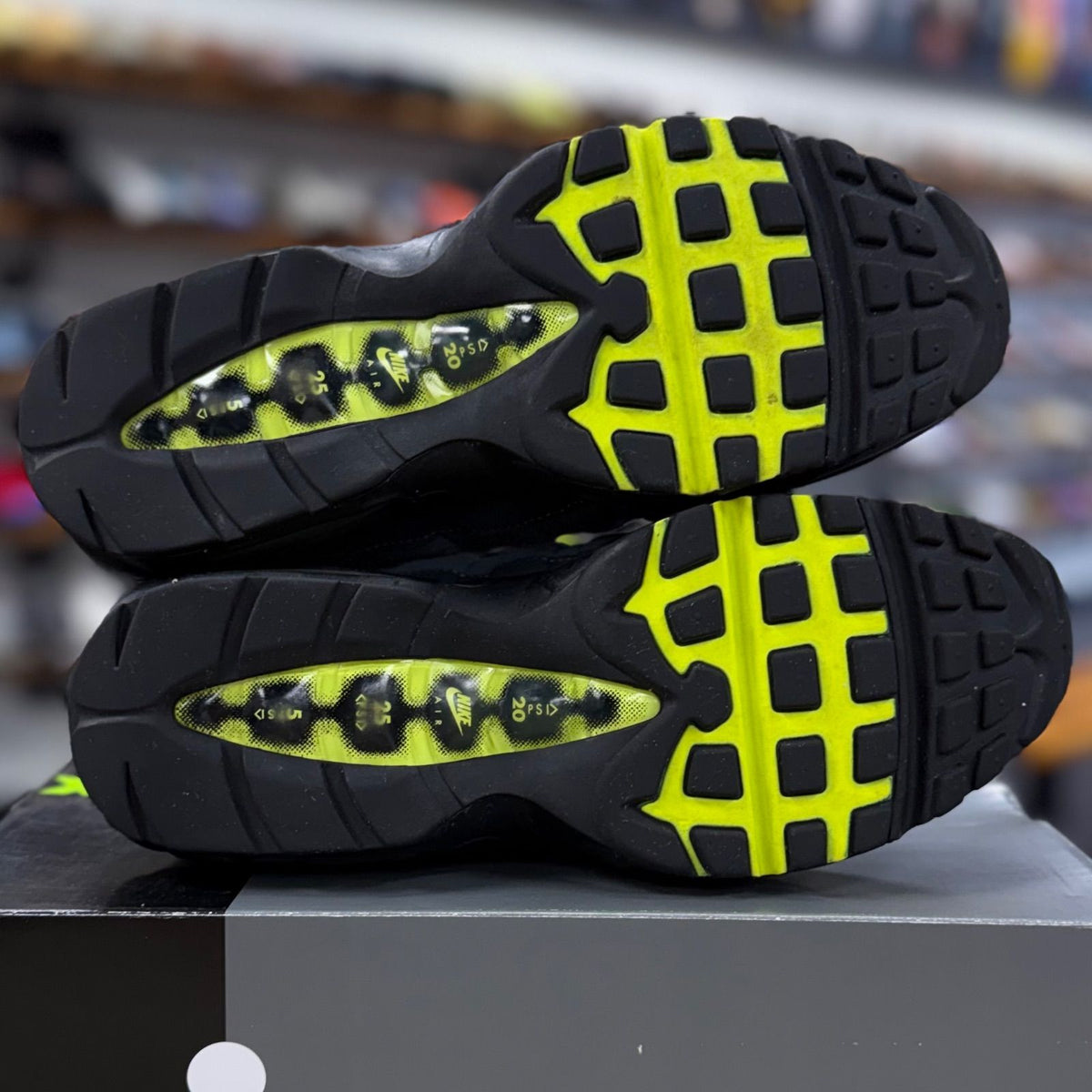Nike Air Max 95 OG Neon (2020) - Preowned