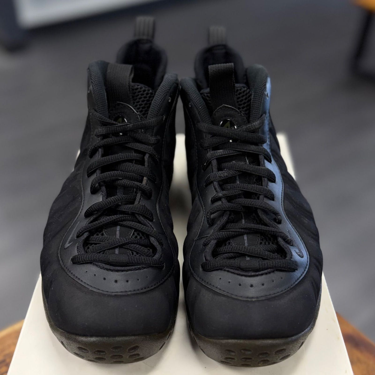 Nike Air Foamposite One Black Suede - Preowned