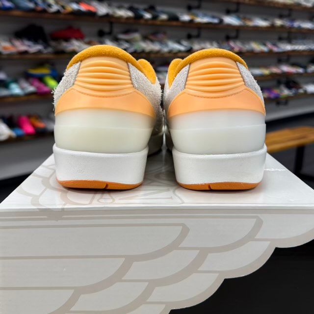 Jordan 2 Retro Low Craft Melon Tint - Preowned