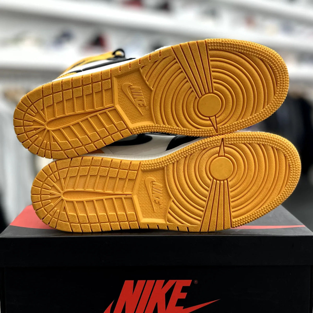 Jordan 1 Retro High OG Taxi (GS) - Preowned