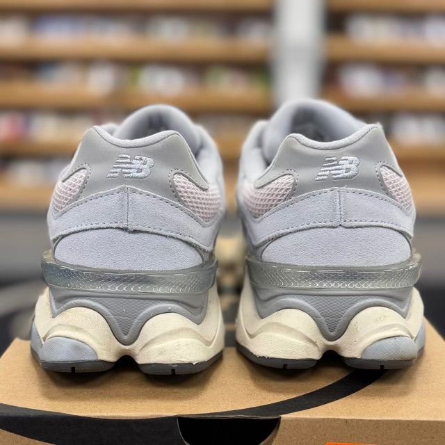 New Balance 9060 Granite Pink - Preowned