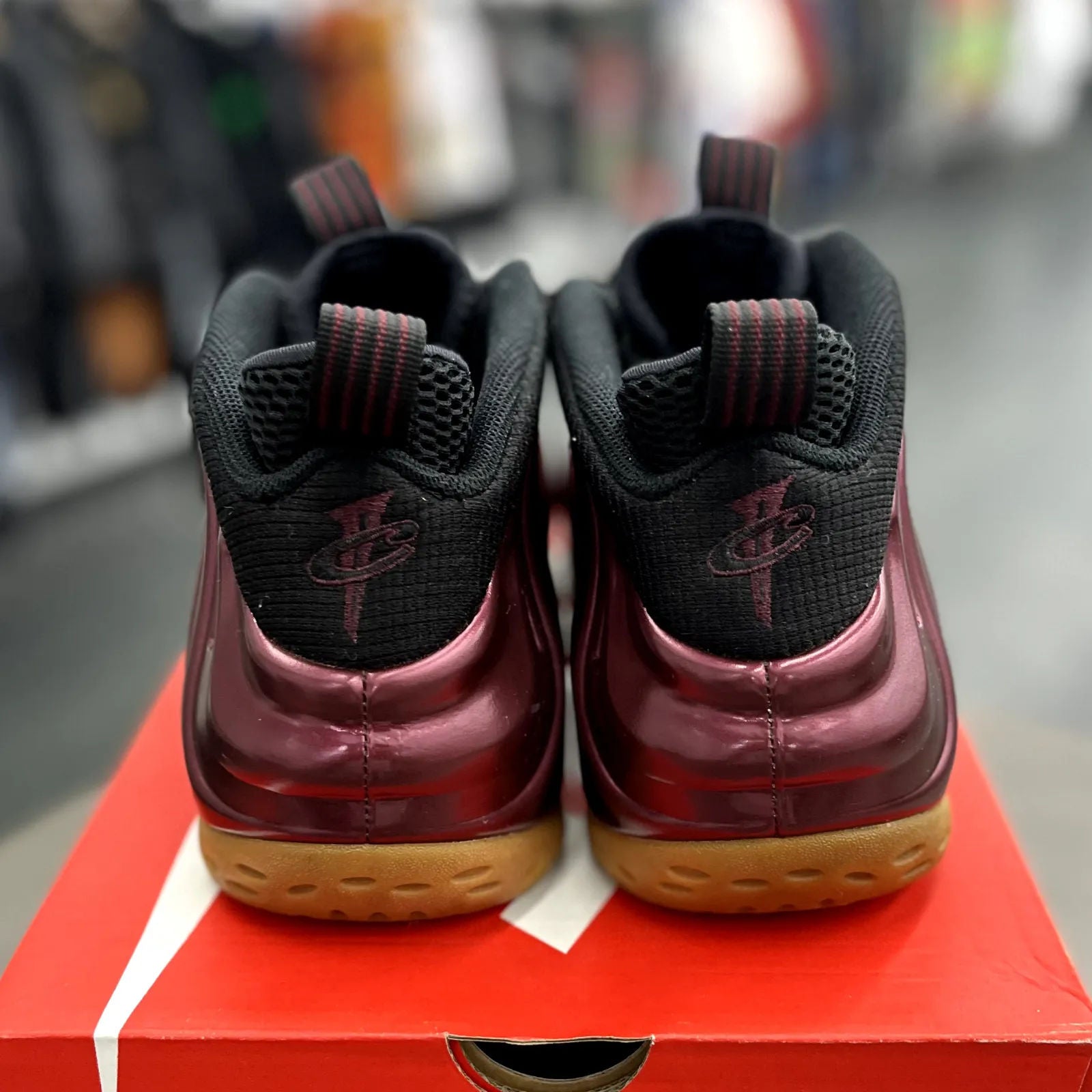 Nike Air Foamposite One Maroon - Preowned