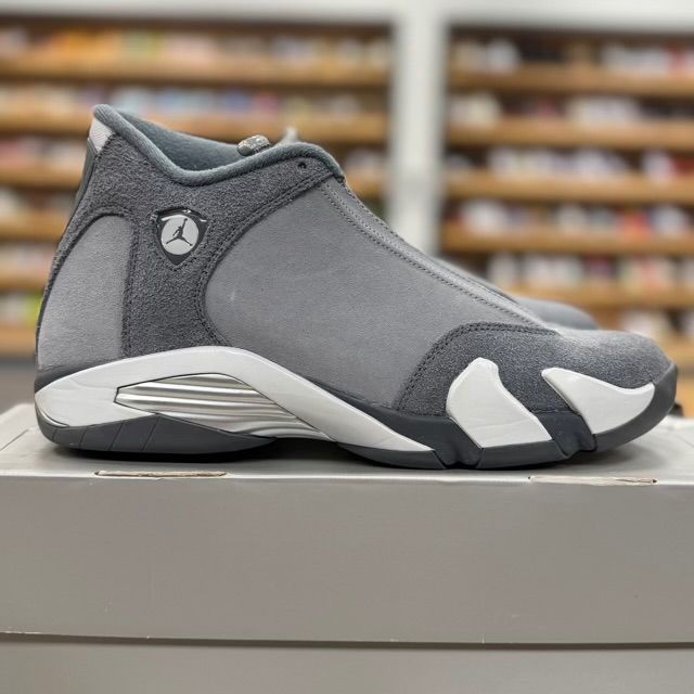 Jordan 14 Retro Flint Grey - Preowned