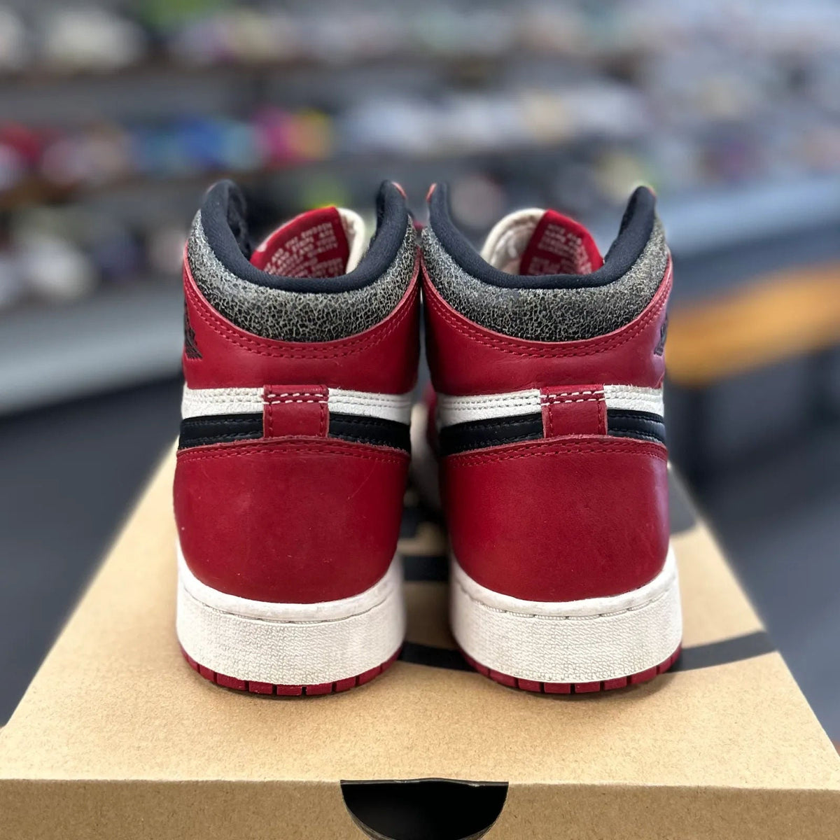 Jordan 1 Retro High OG Chicago Lost and Found (GS) - Preowned