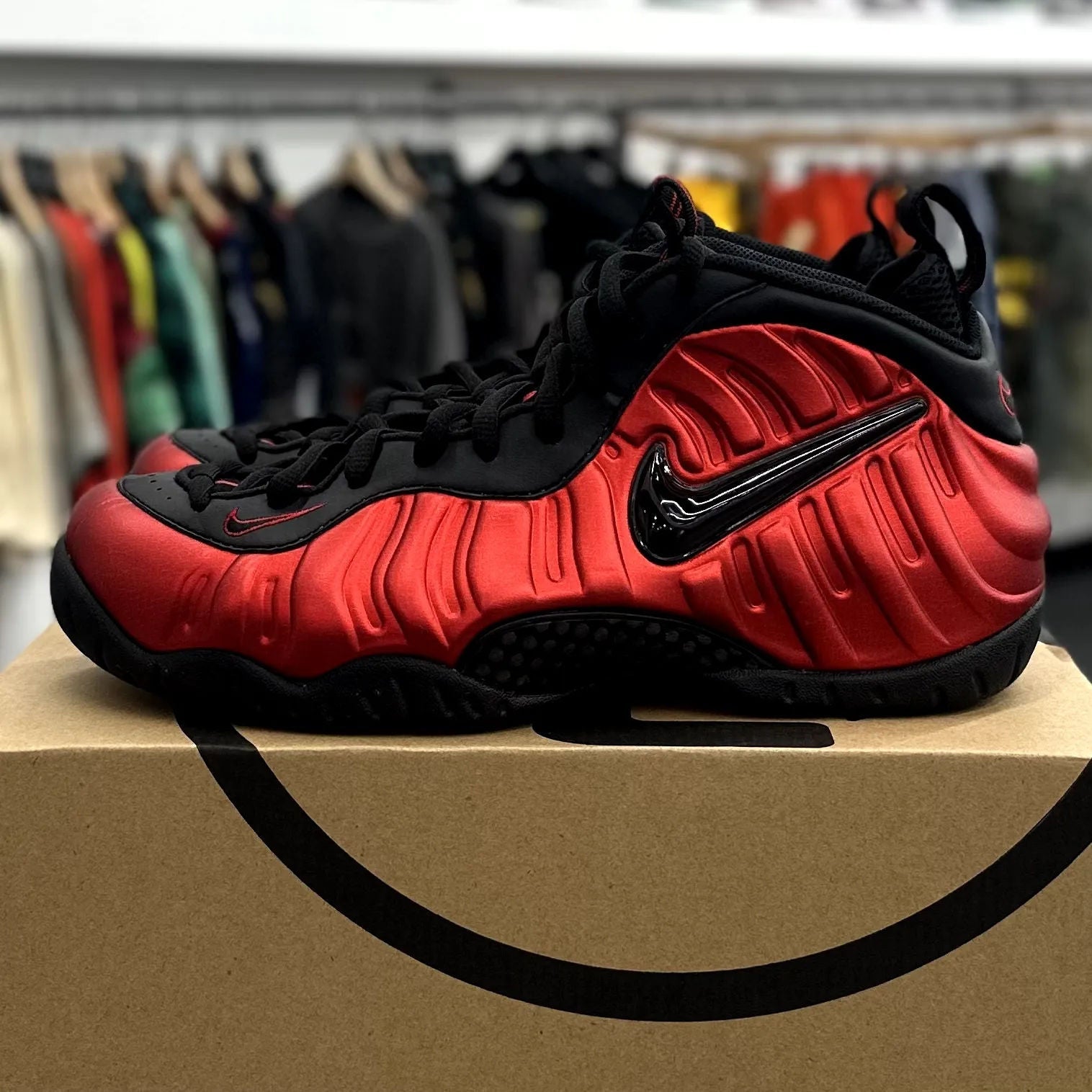 Nike Air Foamposite Pro University Red - Preowned