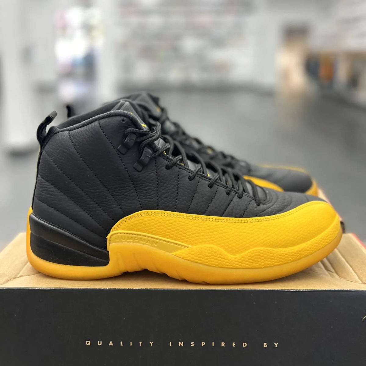 Jordan 12 Retro Black University Gold - Preowned