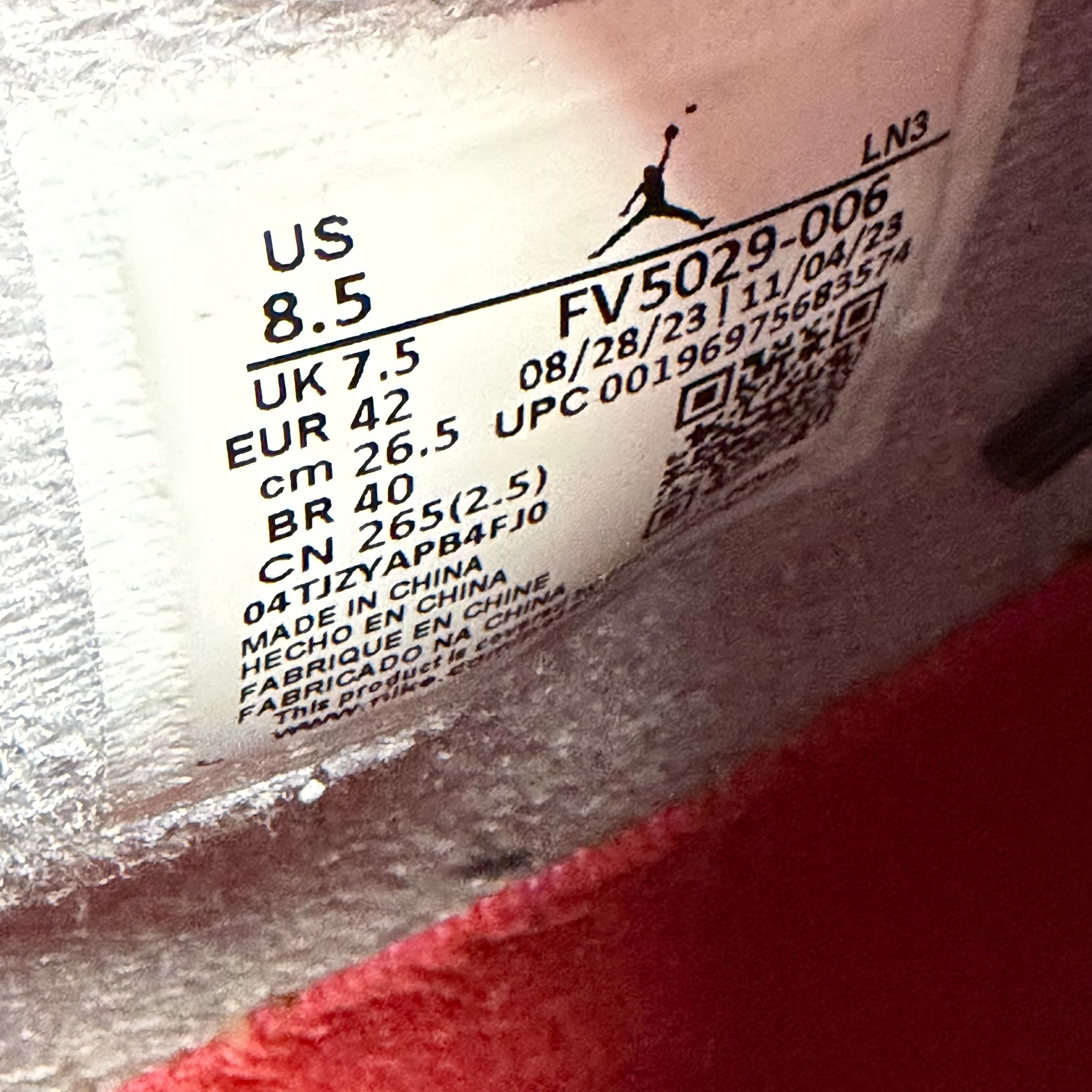 Jordan 4 Retro Bred Reimagined - Preowned