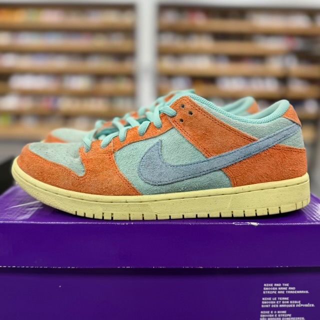 Nike SB Dunk Low Orange Emerald Rise - Preowned