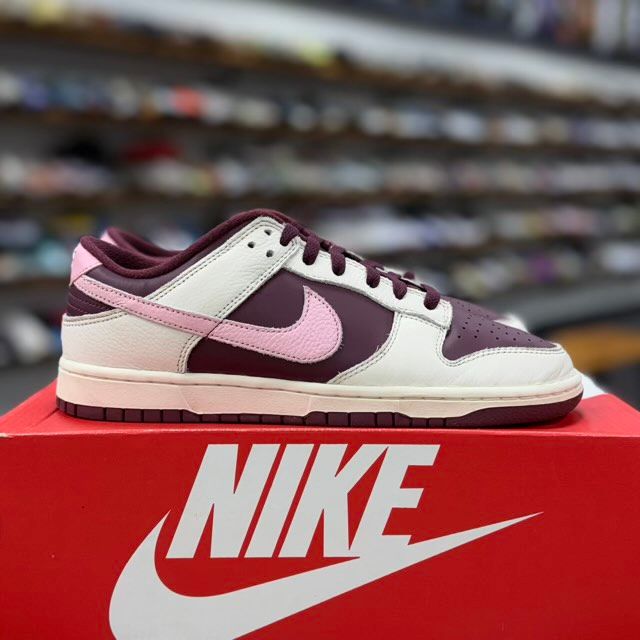 Nike Dunk Low Retro PRM Valentine's Day (2023) - Preowned