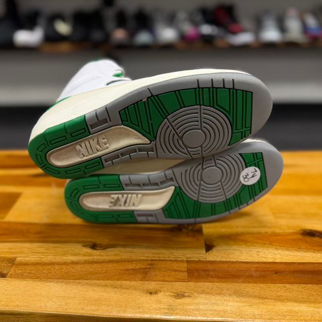 Jordan 2 Retro Lucky Green - Preowned