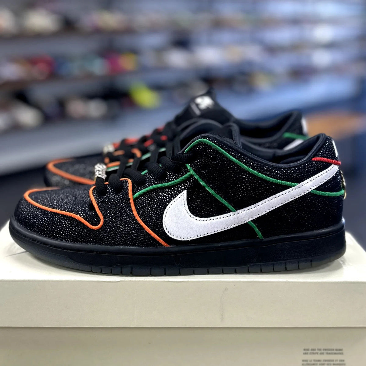 Nike SB Dunk Low Bronx Girls Skate - Preowned