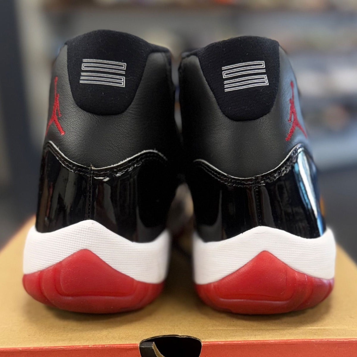 Jordan 11 Retro Playoffs Bred (2019) - Preowned
