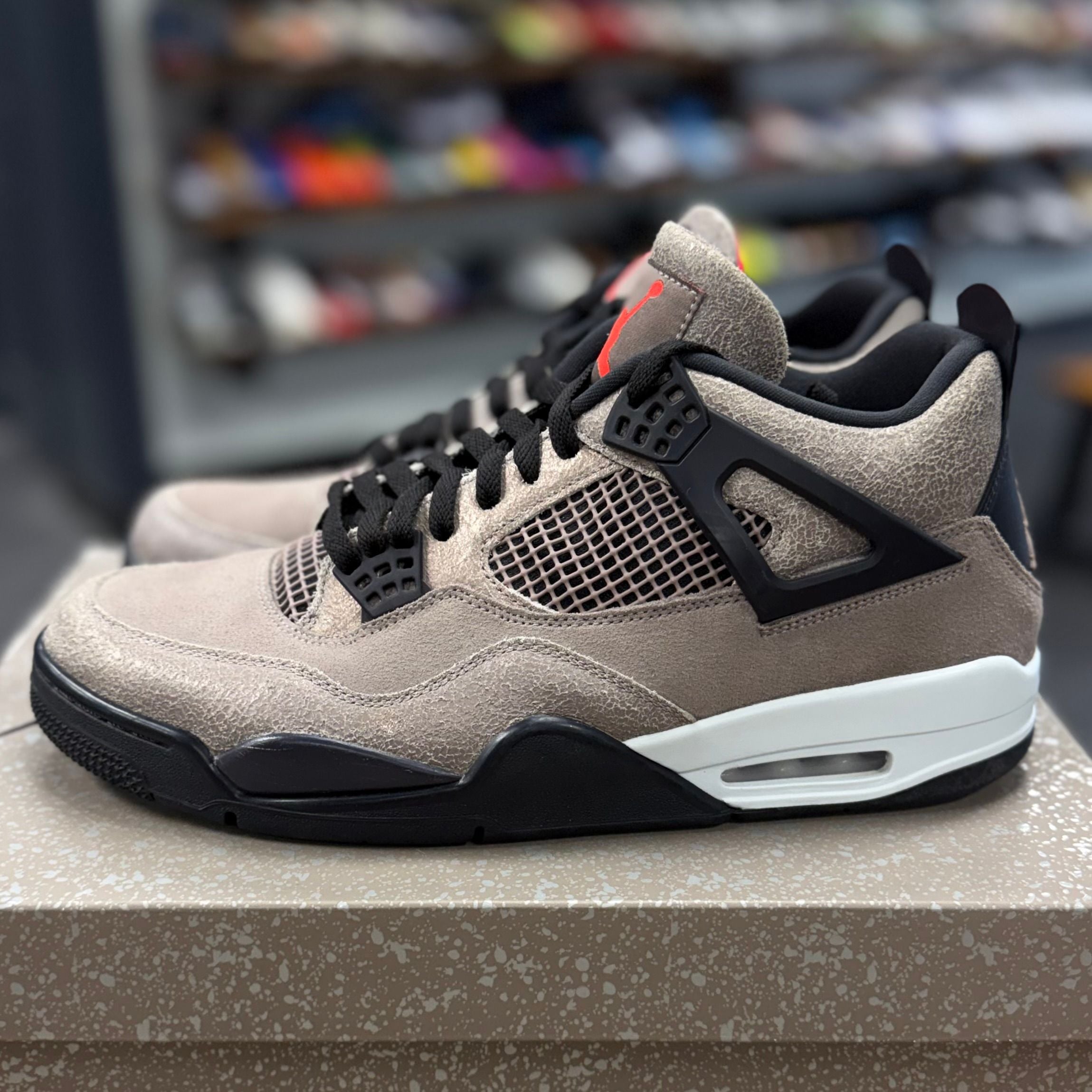 Jordan 4 Retro Taupe Haze - Preowned