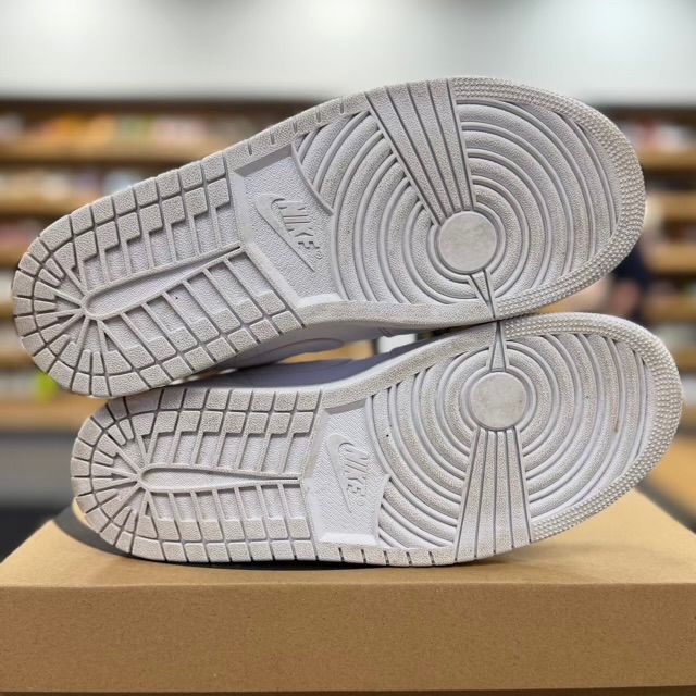 Jordan 1 Low Triple White - Preowned