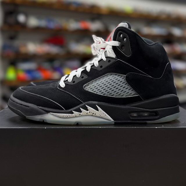 Jordan 5 Retro OG Black Metallic Reimagined - Preowned